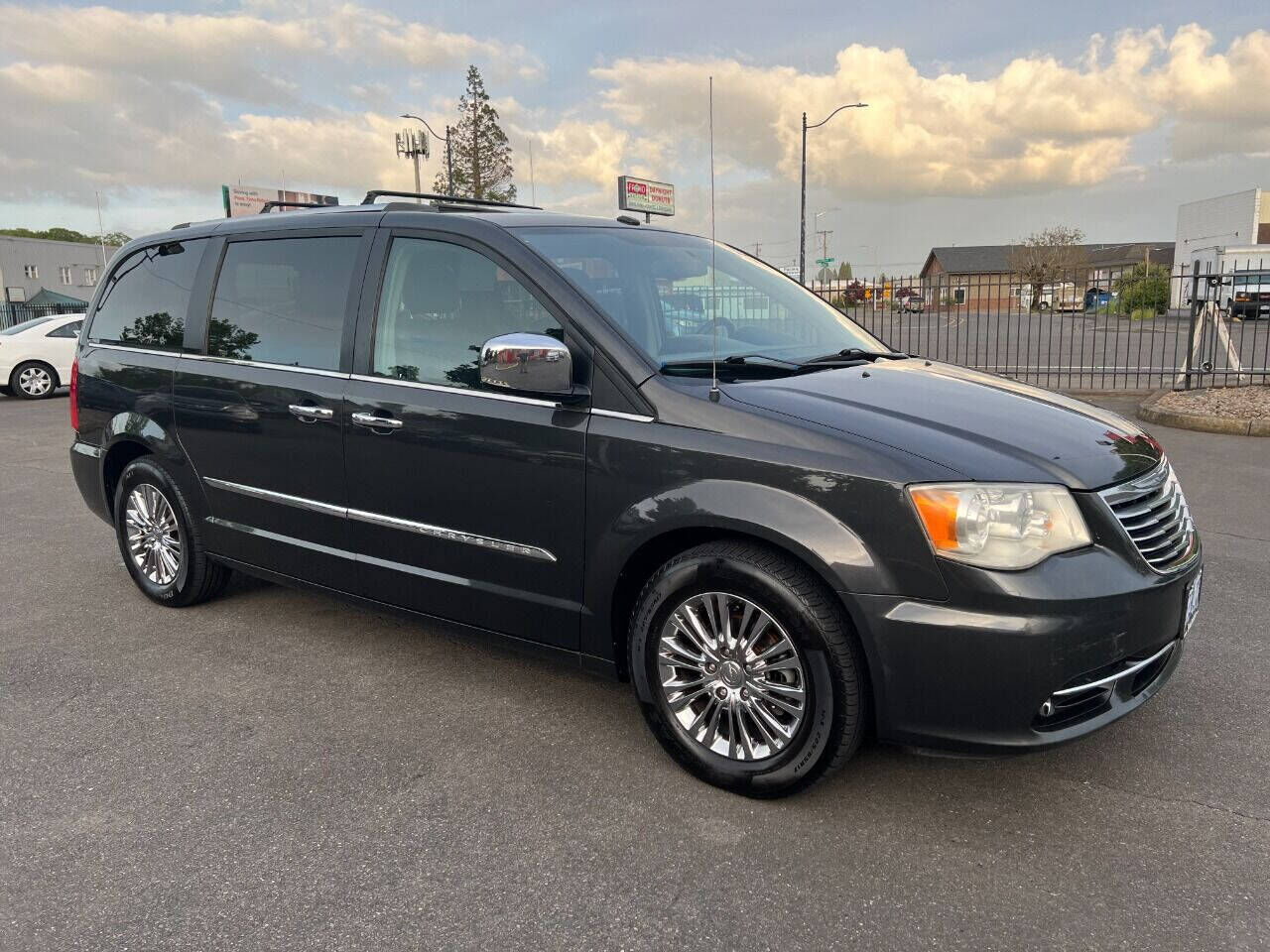 2011 CHRYSLER Town and Country