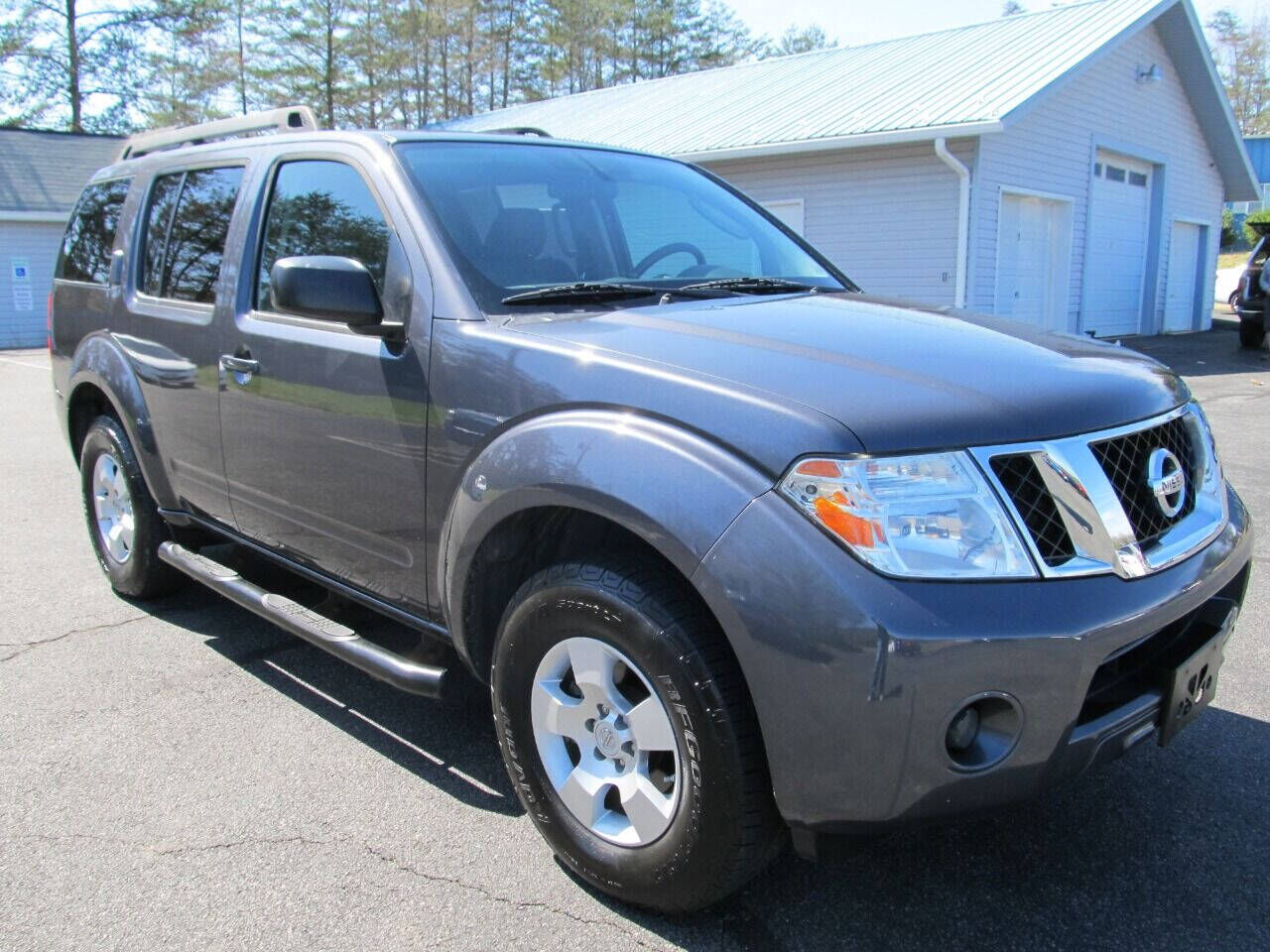 2011 NISSAN Pathfinder