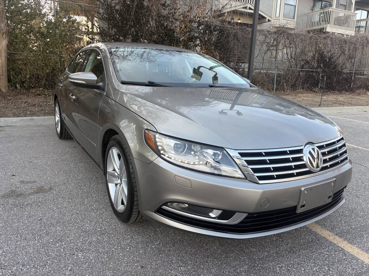 2013 VOLKSWAGEN Passat