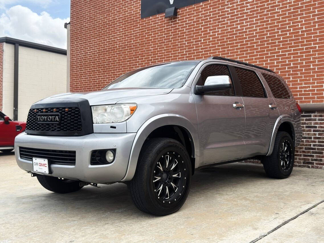 2010 TOYOTA Sequoia