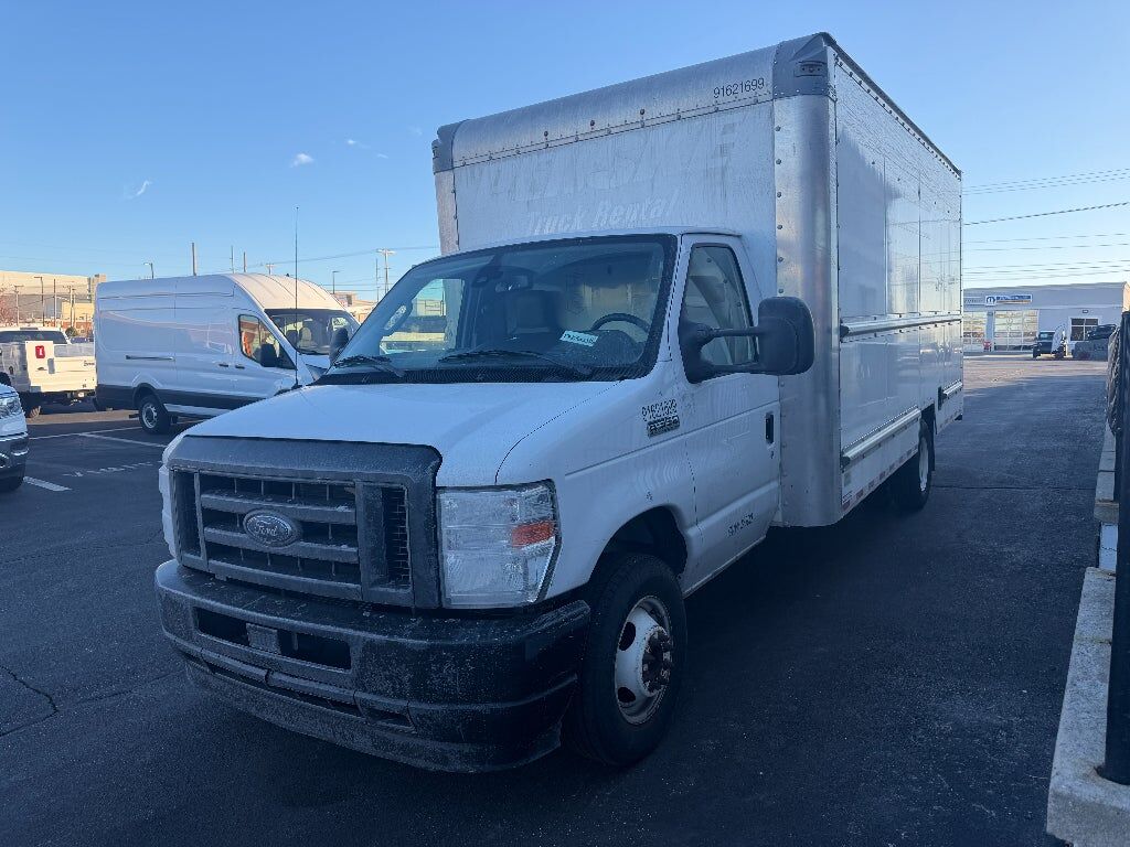 2022 FORD E-350