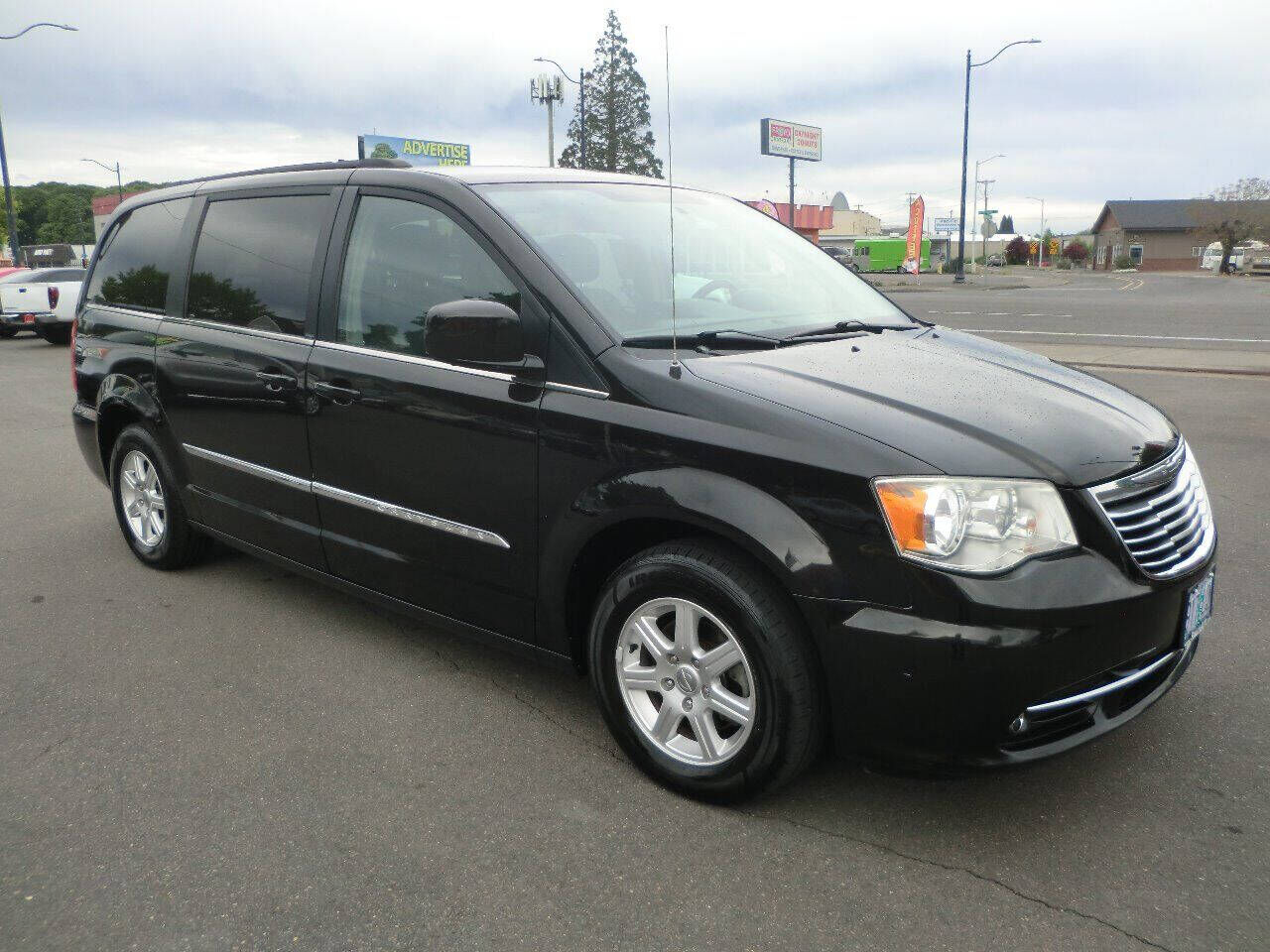 2012 CHRYSLER Town and Country