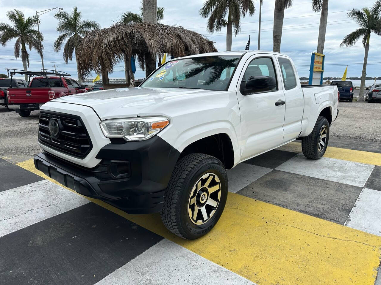 2018 TOYOTA Tacoma