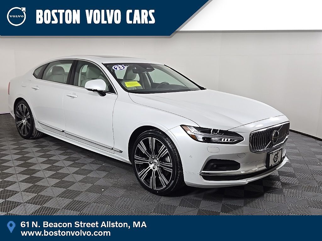 2023 VOLVO S90