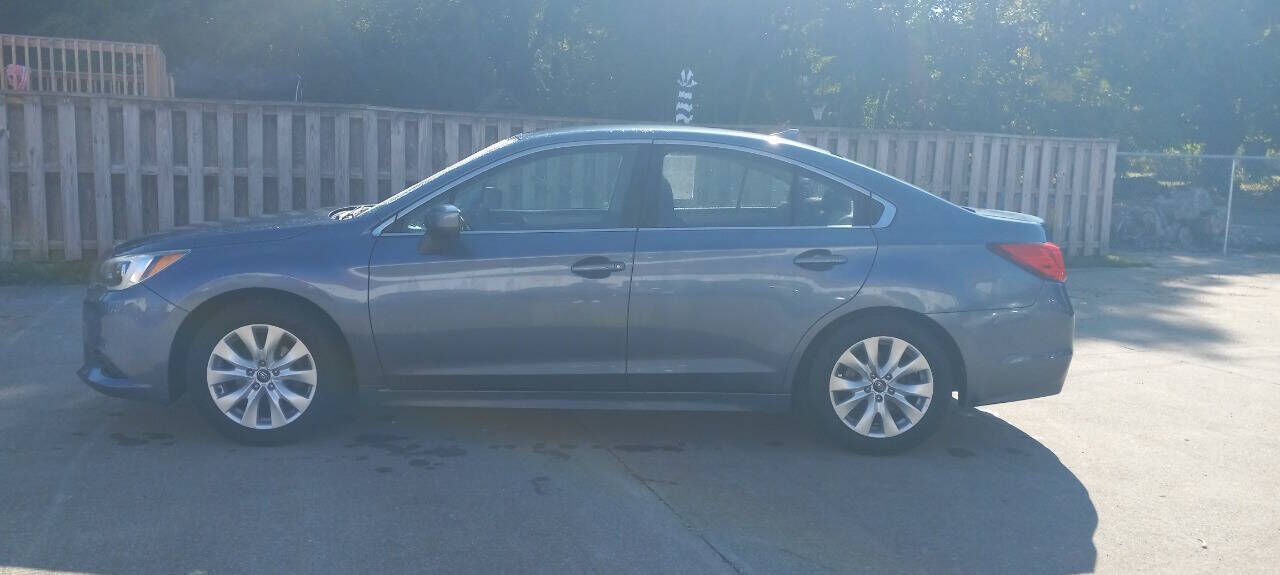 2017 SUBARU Legacy