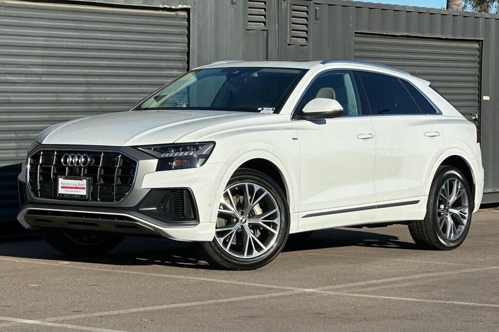 2023 AUDI Q8