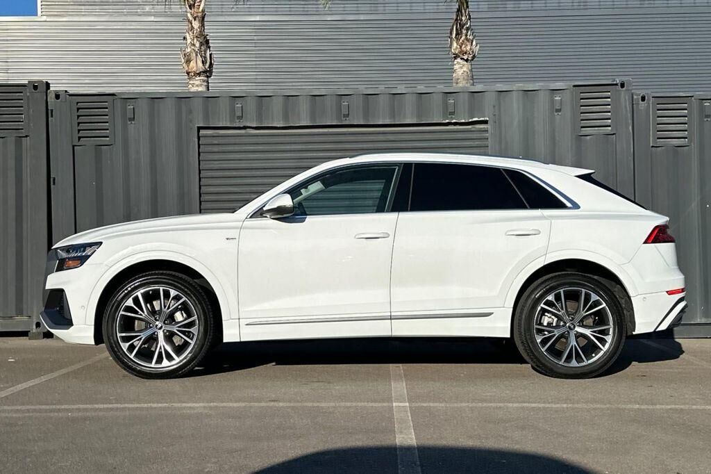 2023 Audi Q8