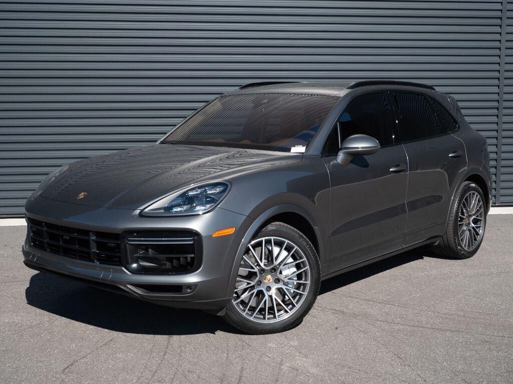 2023 PORSCHE Cayenne