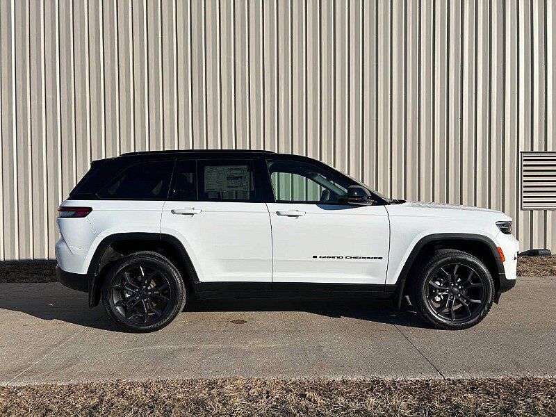 2025 JEEP Grand Cherokee