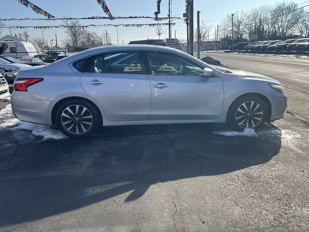 2017 NISSAN Altima