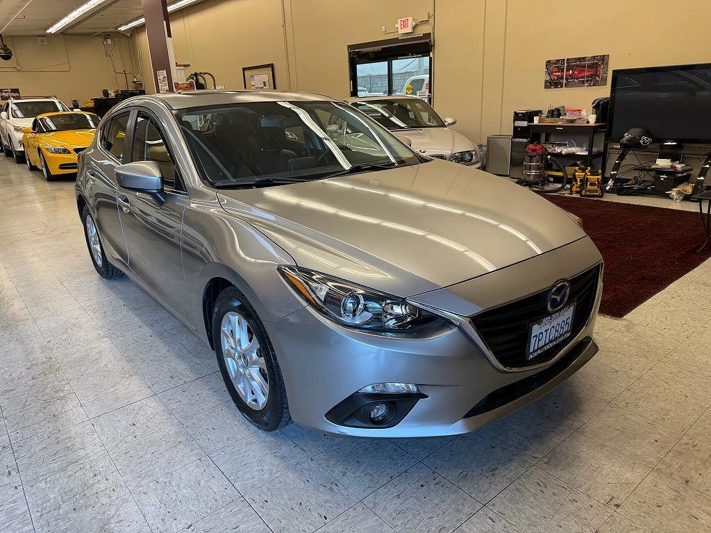 2016 MAZDA Mazda3