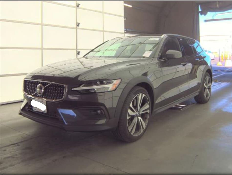 2025 VOLVO V60CC