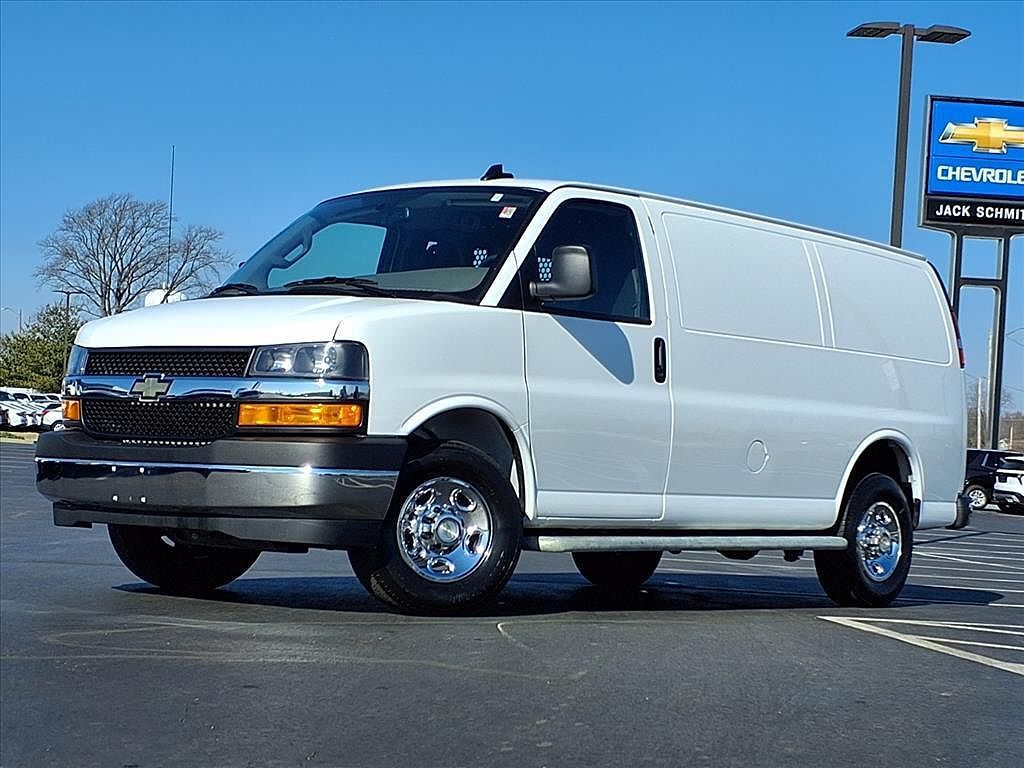 2024 CHEVROLET Express