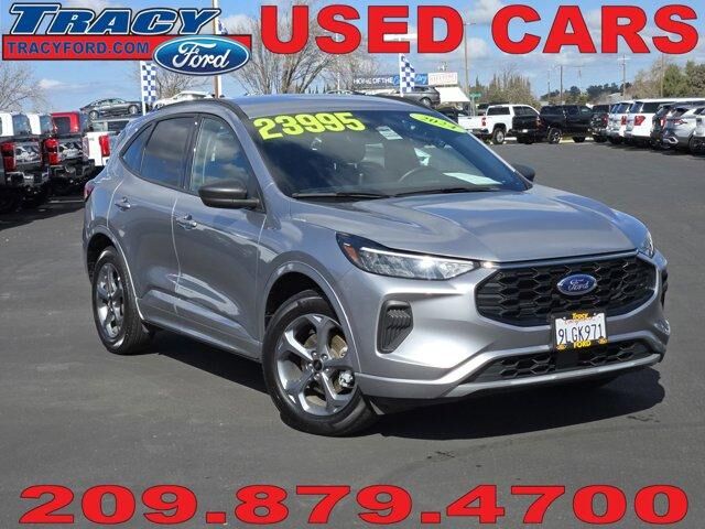 2024 FORD Escape