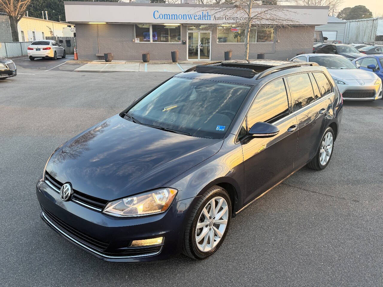 2017 VOLKSWAGEN Golf SportWagen