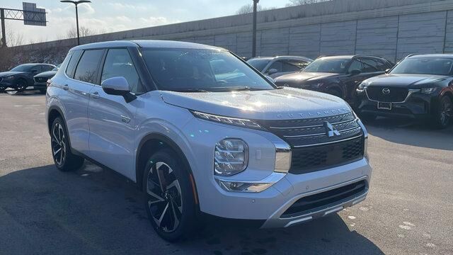 2025 MITSUBISHI Outlander