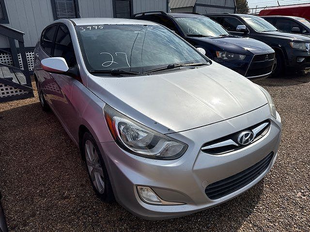 2012 HYUNDAI Accent