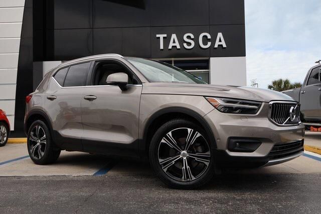 2020 VOLVO XC40