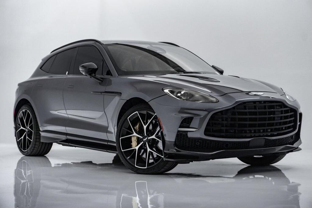 2025 ASTON MARTIN DBX
