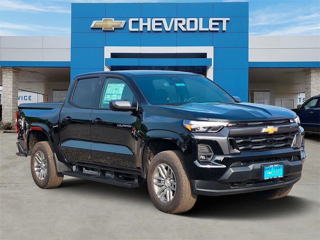 2025 CHEVROLET Colorado
