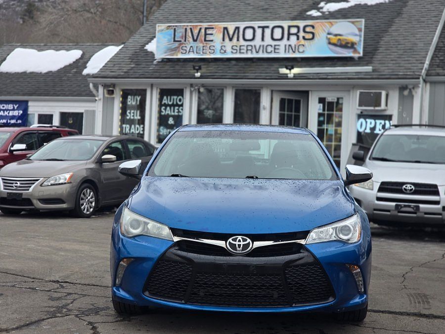 2017 TOYOTA Camry