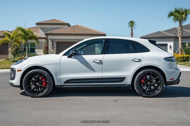 2024 PORSCHE Macan