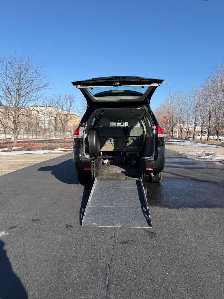 2014 TOYOTA Sienna