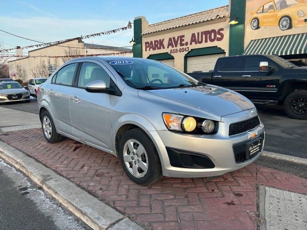2015 CHEVROLET Sonic