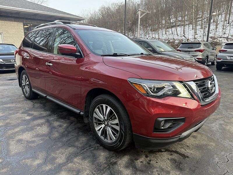 2017 NISSAN Pathfinder
