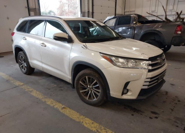 2017 TOYOTA Highlander