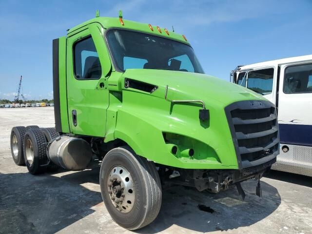 2021 FREIGHTLINER Cascadia