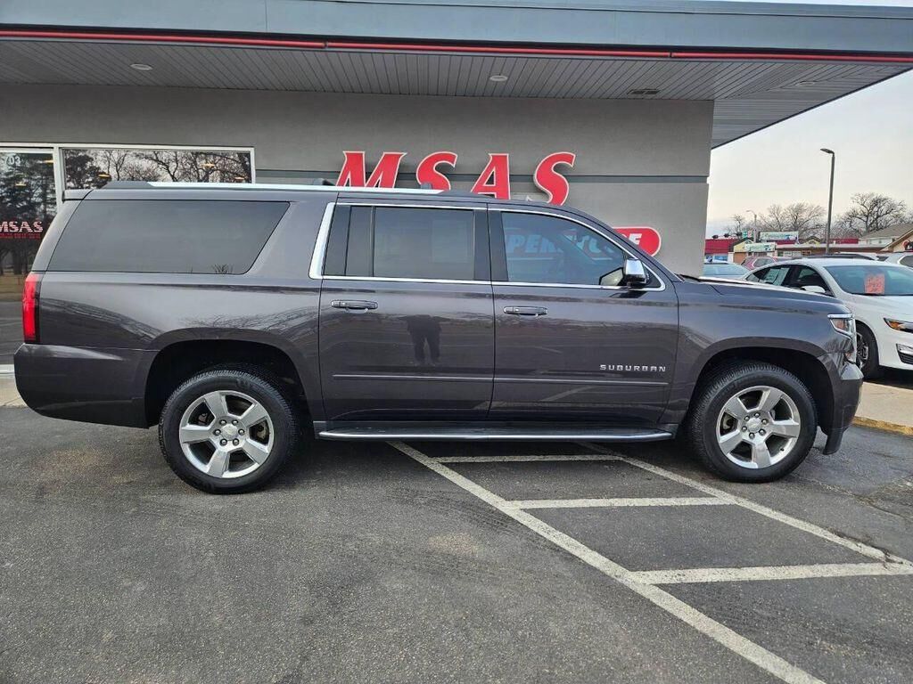 2017 CHEVROLET Suburban