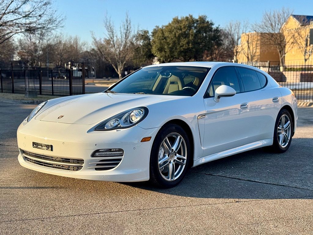 2013 PORSCHE Panamera