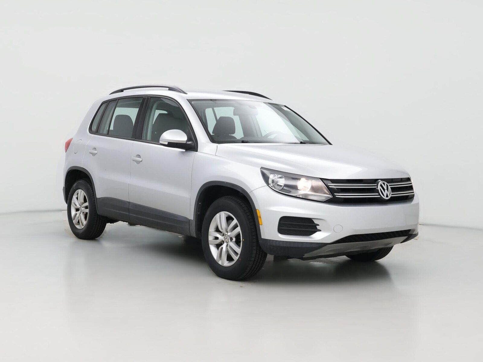 2017 VOLKSWAGEN Tiguan