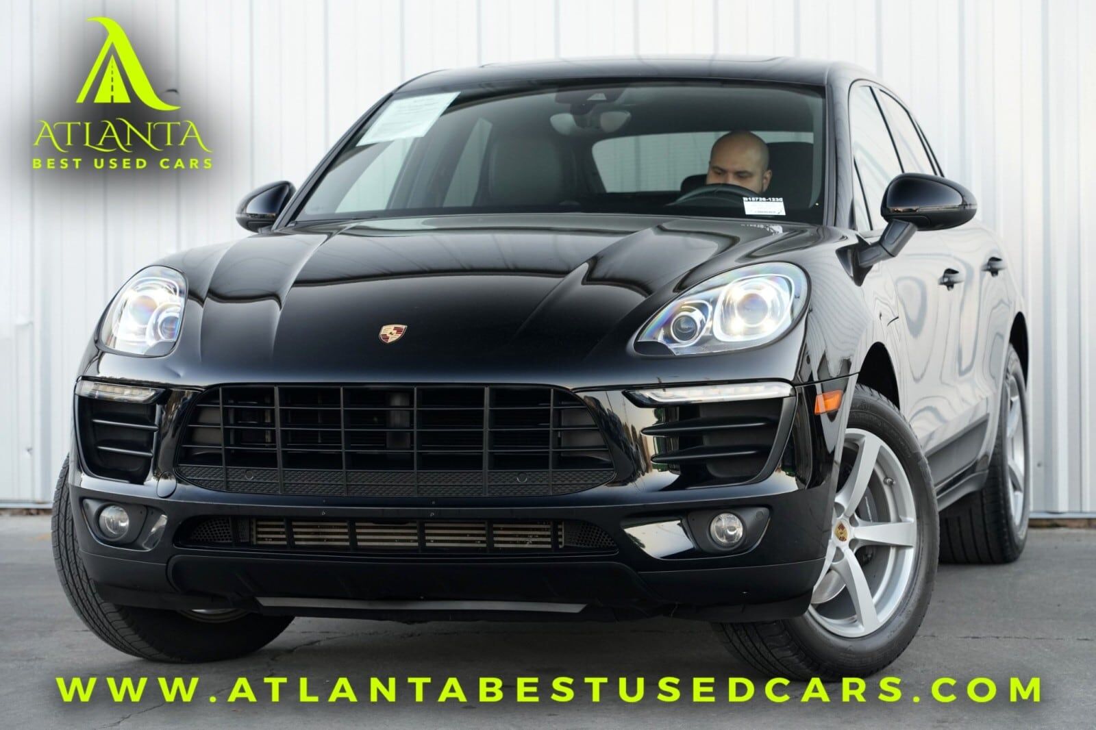 2018 PORSCHE Macan