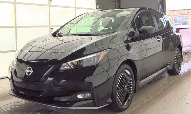 2023 NISSAN Leaf