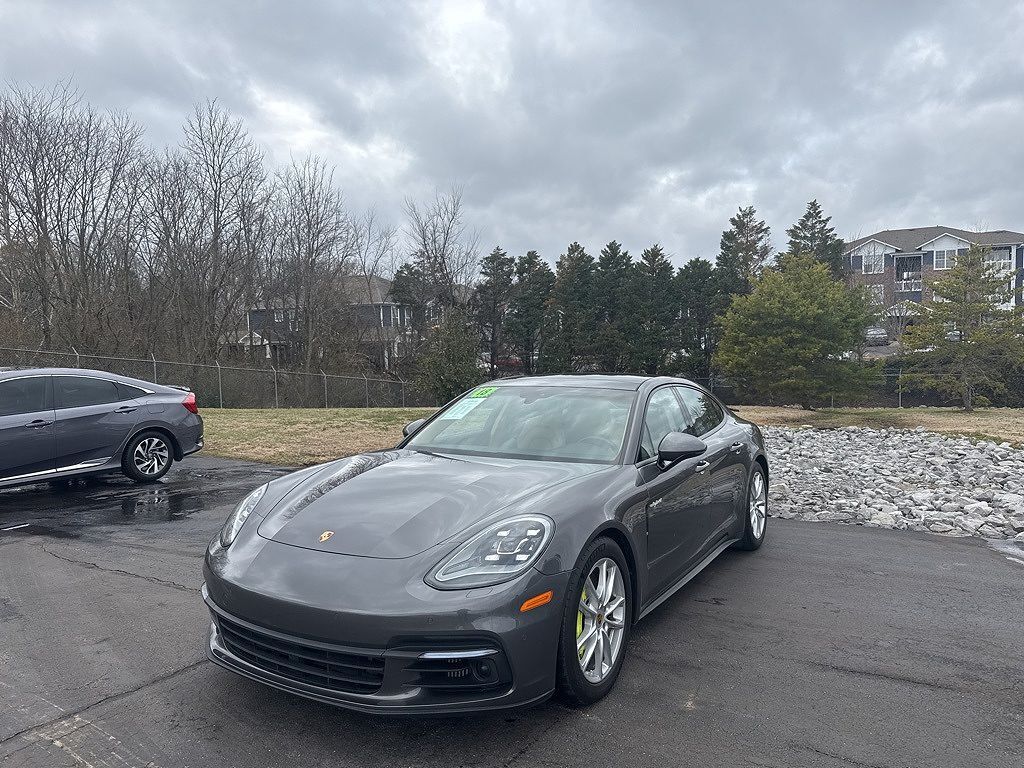 2018 PORSCHE Panamera
