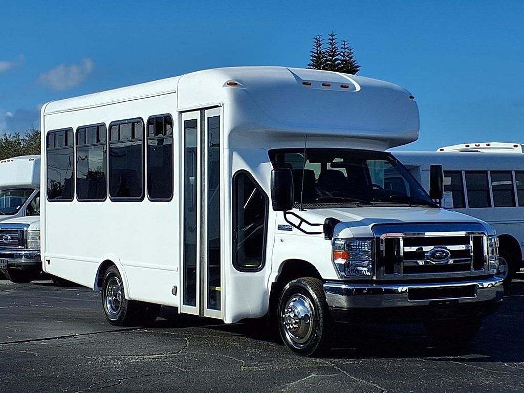 2018 FORD E-350