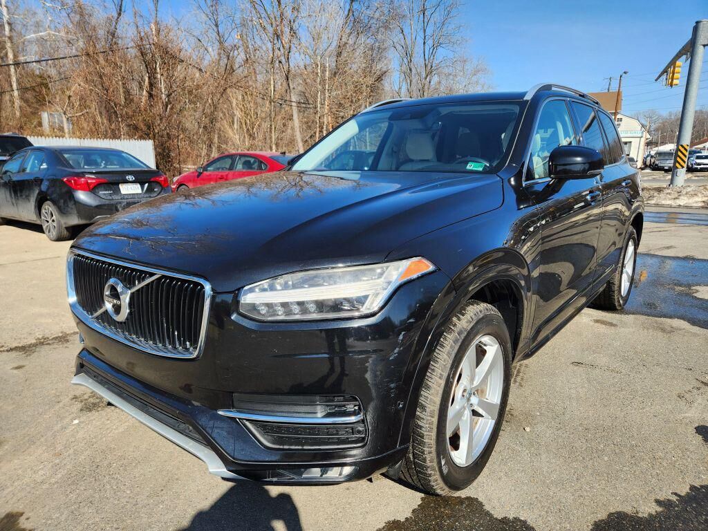 2017 VOLVO XC90