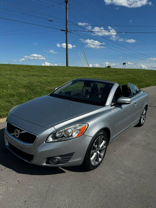 2011 VOLVO C70