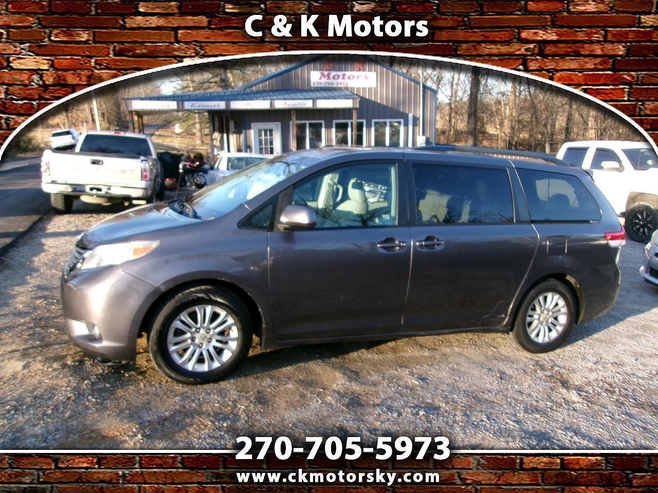 2011 TOYOTA Sienna