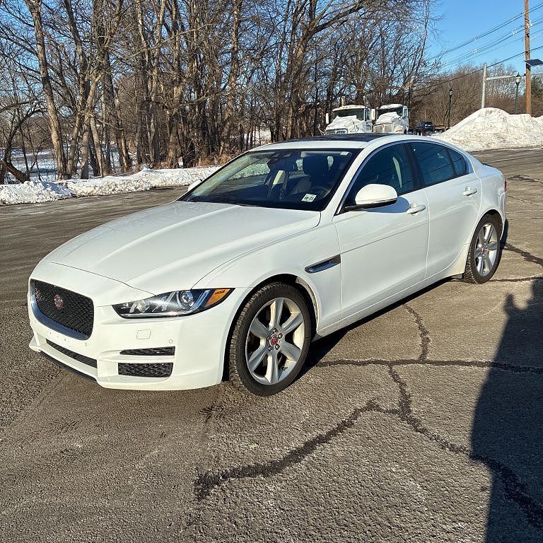 2018 JAGUAR XE