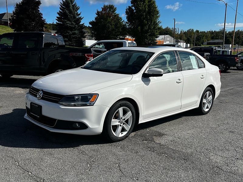 2012 VOLKSWAGEN Jetta