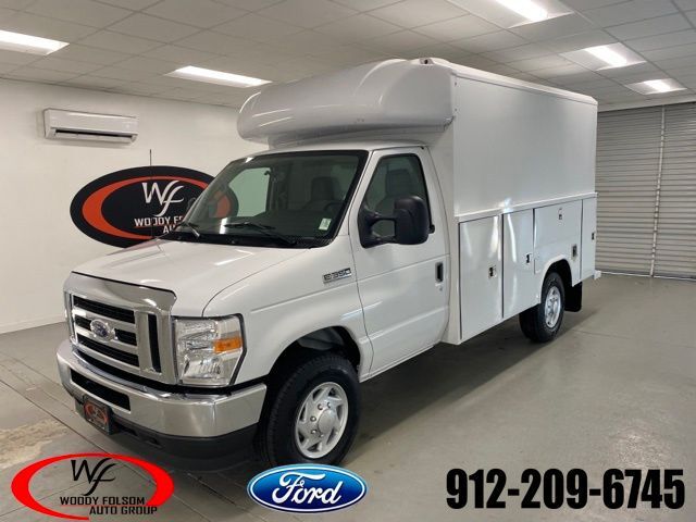 2025 FORD E-350