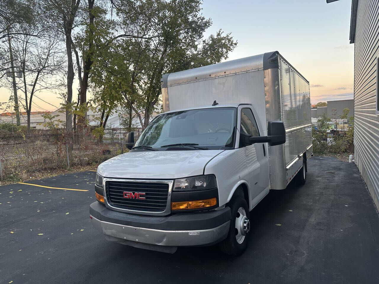 2022 GMC Savana