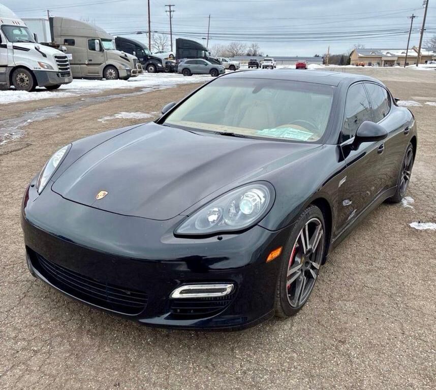 2012 PORSCHE Panamera