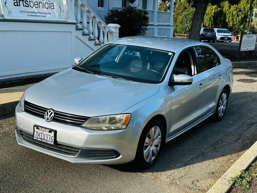 2013 VOLKSWAGEN Jetta