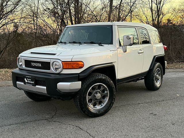 2011 TOYOTA FJ Cruiser
