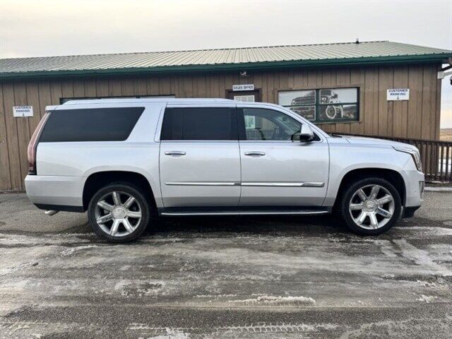 2017 CADILLAC Escalade ESV