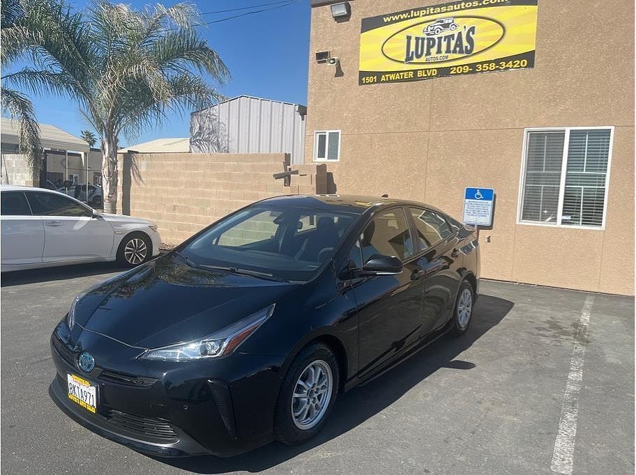 2019 TOYOTA PRIUS
